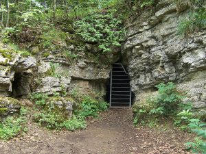 Une solide grille protège aujourd'hui l'intimité de la grotte de Venus (Venushöhle), nichée dans le flanc du Hörselberg