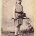 Ernest VAN DYCK dans le rôle de Parsifal à Bayreuth (photographe anonyme dans les années 1880)